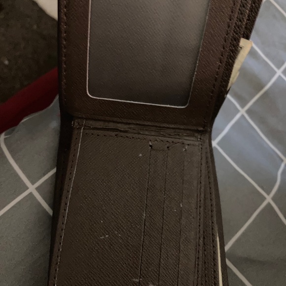 Used  wallet - Picture 3 of 5